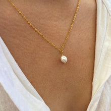 Load image into Gallery viewer, Fresh Water Pearl Necklace