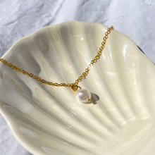 Load image into Gallery viewer, Fresh Water Pearl Necklace